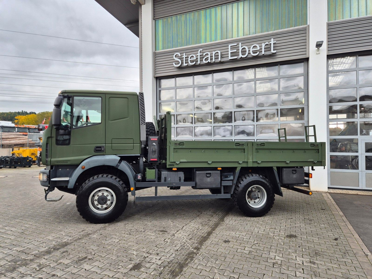Iveco Eurocargo ML100E22WM-BW 4x4 Pritsche L-Haus Bett - Xe tải thùng lửng/ Phẳng: hình 5 Iveco Eurocargo ML100E22WM-BW 4x4 Pritsche L-Haus Bett - Xe tải thùng lửng/ Phẳng: hình 5