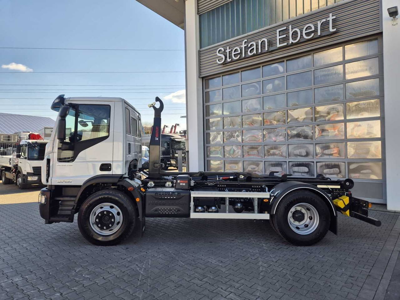 Iveco Eurocargo ML160E25/P HIAB Multilift XR10S4150 - Xe tải nâng móc: hình 5 Iveco Eurocargo ML160E25/P HIAB Multilift XR10S4150 - Xe tải nâng móc: hình 5