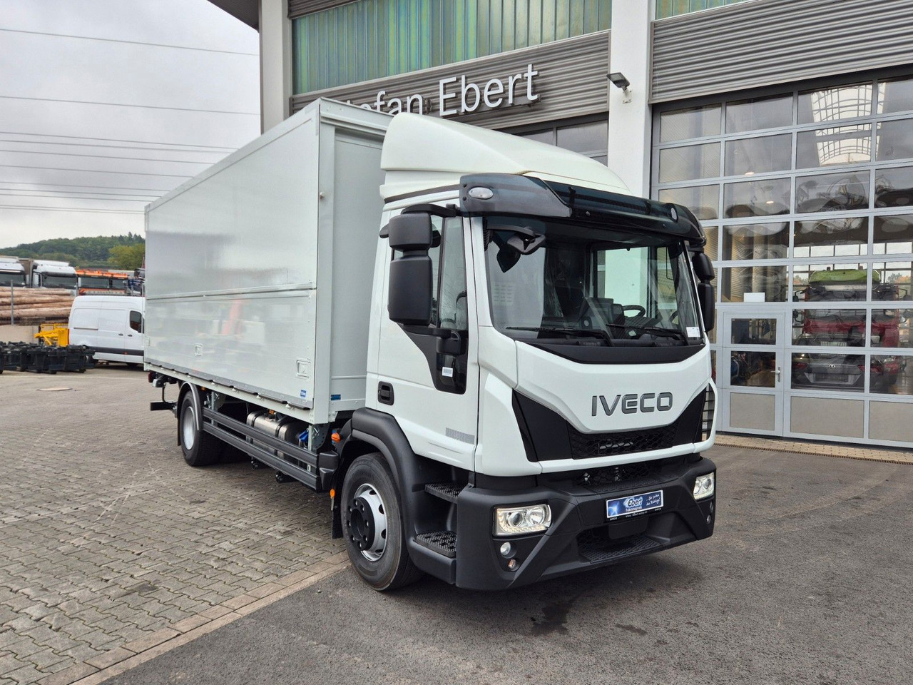 Iveco Eurocargo ML160E28/FP Böse Schwenkwand LBW 2xAHK - Xe tải đồ uống: hình 4 Iveco Eurocargo ML160E28/FP Böse Schwenkwand LBW 2xAHK - Xe tải đồ uống: hình 4