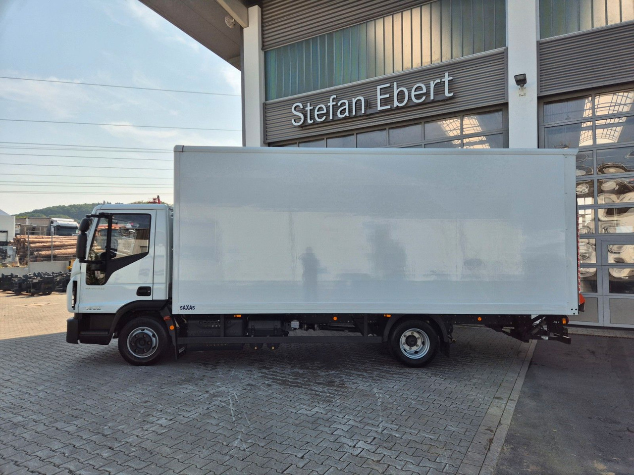 Iveco Eurocargo ML75E21/P LBW 3 Sitze Klima ACC 4 St. - Xe tải nhỏ thùng kín: hình 5 Iveco Eurocargo ML75E21/P LBW 3 Sitze Klima ACC 4 St. - Xe tải nhỏ thùng kín: hình 5