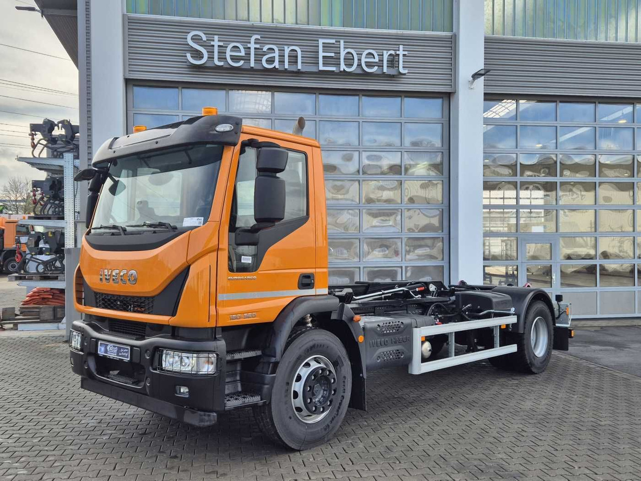 Iveco ML180E32/P HIAB ULT14S51 AHK Standheizung - Xe tải nâng móc: hình 4 Iveco ML180E32/P HIAB ULT14S51 AHK Standheizung - Xe tải nâng móc: hình 4