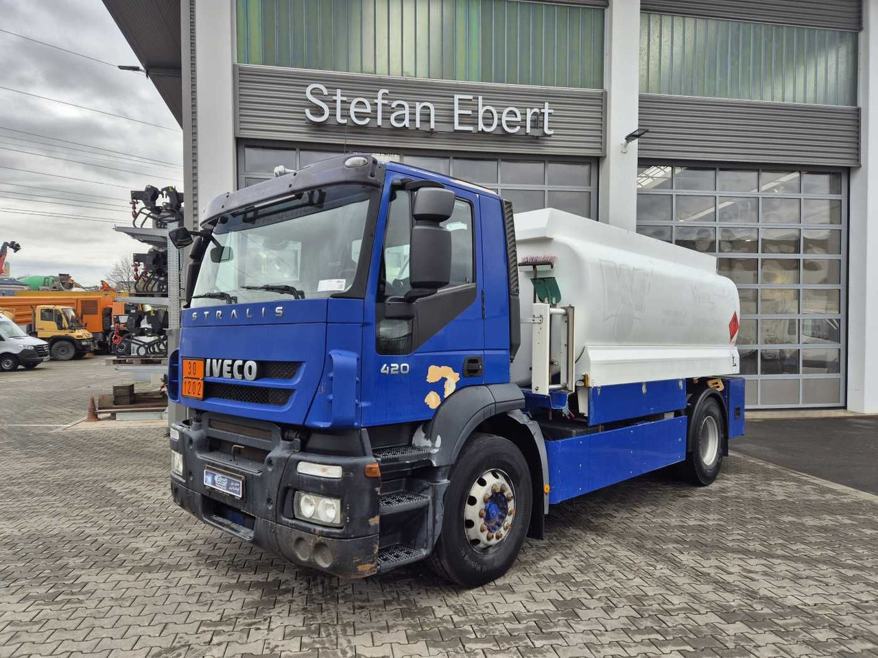 Iveco Stralis AD190S42/P 14.000L Lindner&Fischer - Xe bồn: hình 1 Iveco Stralis AD190S42/P 14.000L Lindner&Fischer - Xe bồn: hình 1
