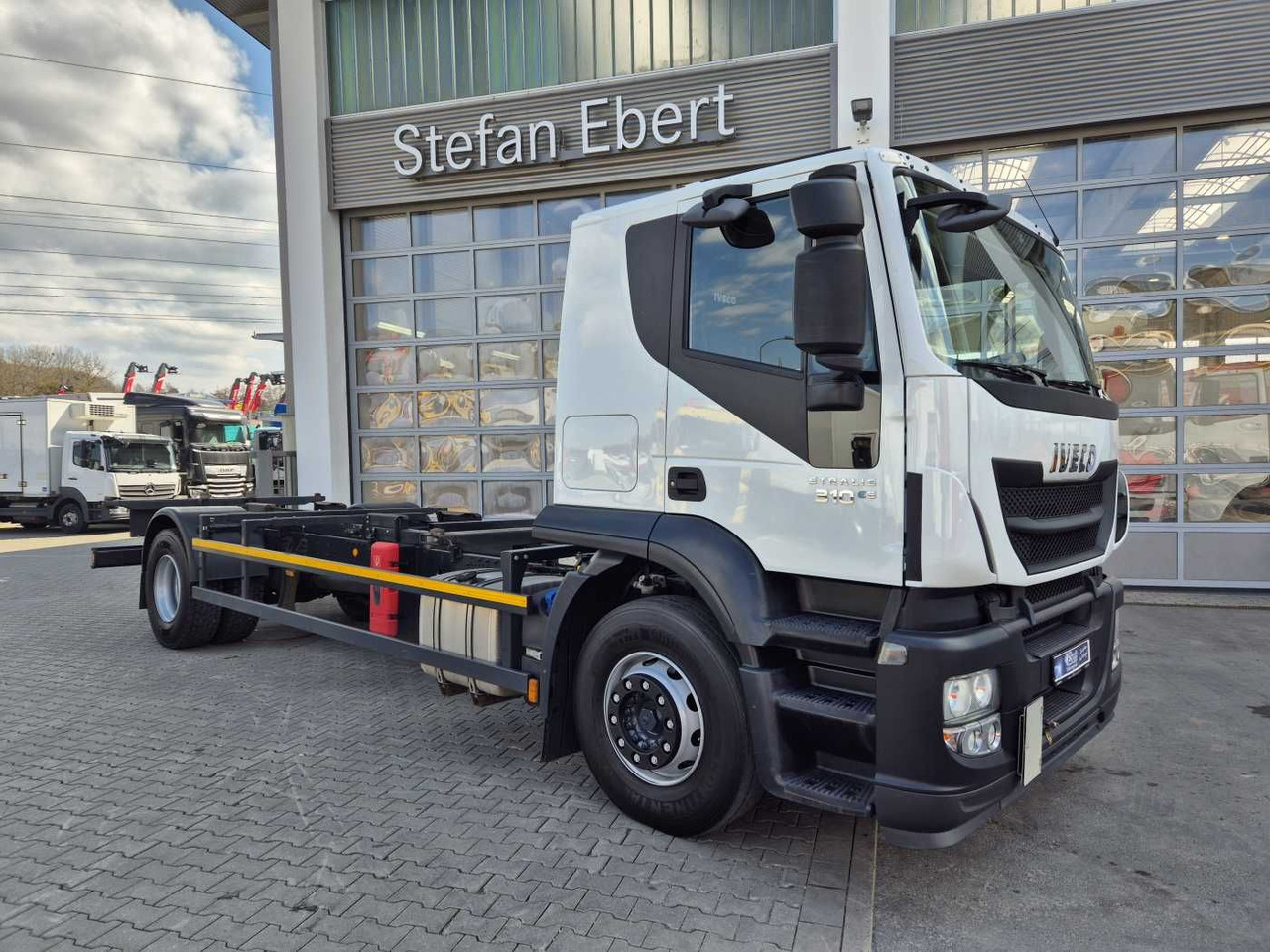 Iveco Stralis AT190S31/P BDF Klima Standh. AHK Bett - Xe chở container/ Xe tải hoán đổi thân: hình 2 Iveco Stralis AT190S31/P BDF Klima Standh. AHK Bett - Xe chở container/ Xe tải hoán đổi thân: hình 2