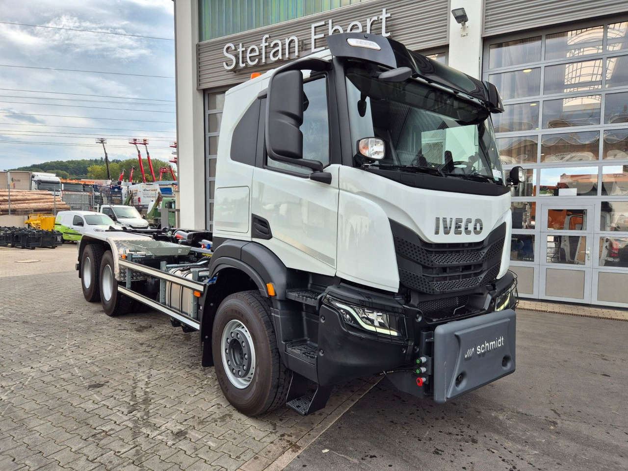 Iveco X-Way AT300X48Z/P HR OFF 6x4 Hiab Winterdienst - Xe tải nâng móc: hình 3 Iveco X-Way AT300X48Z/P HR OFF 6x4 Hiab Winterdienst - Xe tải nâng móc: hình 3