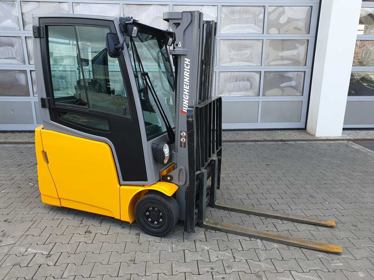 Jungheinrich EFG 215 / Triplex: 4.25m! / SS / 2.472h! / 2020 - Xe nâng điện: hình 2 Jungheinrich EFG 215 / Triplex: 4.25m! / SS / 2.472h! / 2020 - Xe nâng điện: hình 2