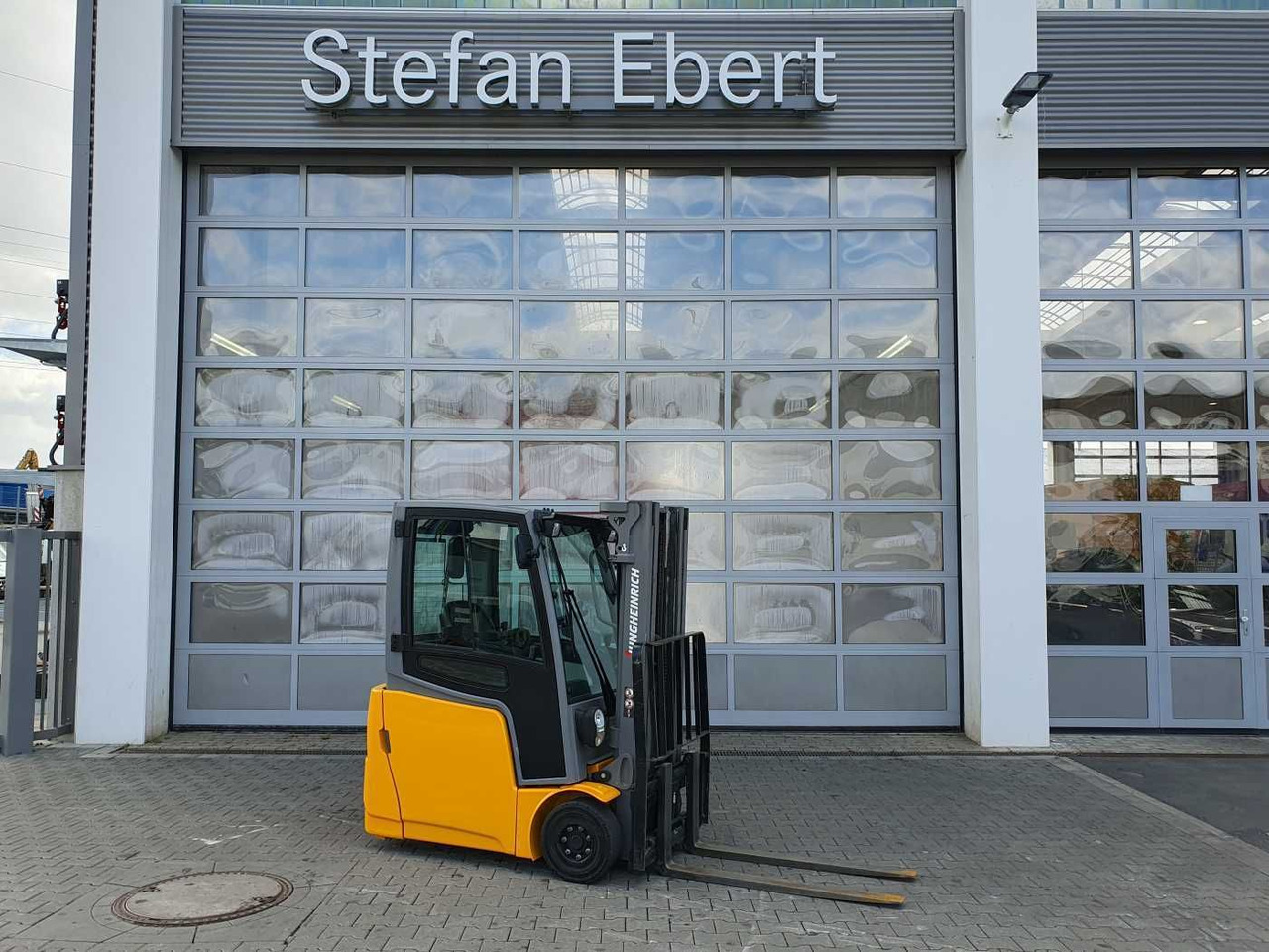 Jungheinrich EFG 215 / Triplex: 4.25m! / SS / 2.472h! / 2020 - Xe nâng điện: hình 1 Jungheinrich EFG 215 / Triplex: 4.25m! / SS / 2.472h! / 2020 - Xe nâng điện: hình 1
