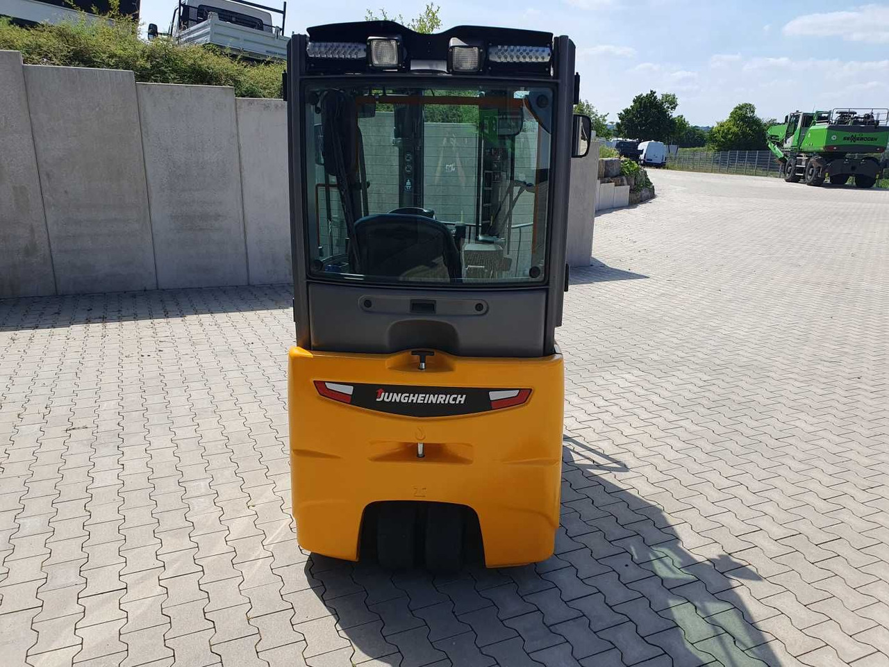 Jungheinrich EFG 215 / Triplex: 4.25m! / SS / 2.472h! / 2020 - Xe nâng điện: hình 4 Jungheinrich EFG 215 / Triplex: 4.25m! / SS / 2.472h! / 2020 - Xe nâng điện: hình 4