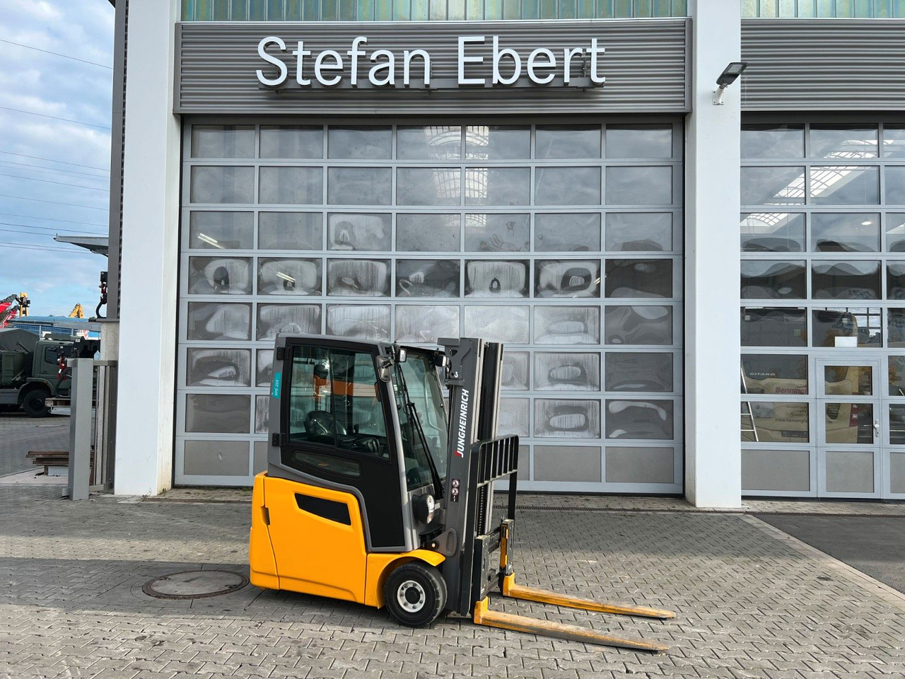 Jungheinrich EFG 215 / Triplex: 4.25m! / SS / 4.029h - Xe nâng điện: hình 1 Jungheinrich EFG 215 / Triplex: 4.25m! / SS / 4.029h - Xe nâng điện: hình 1