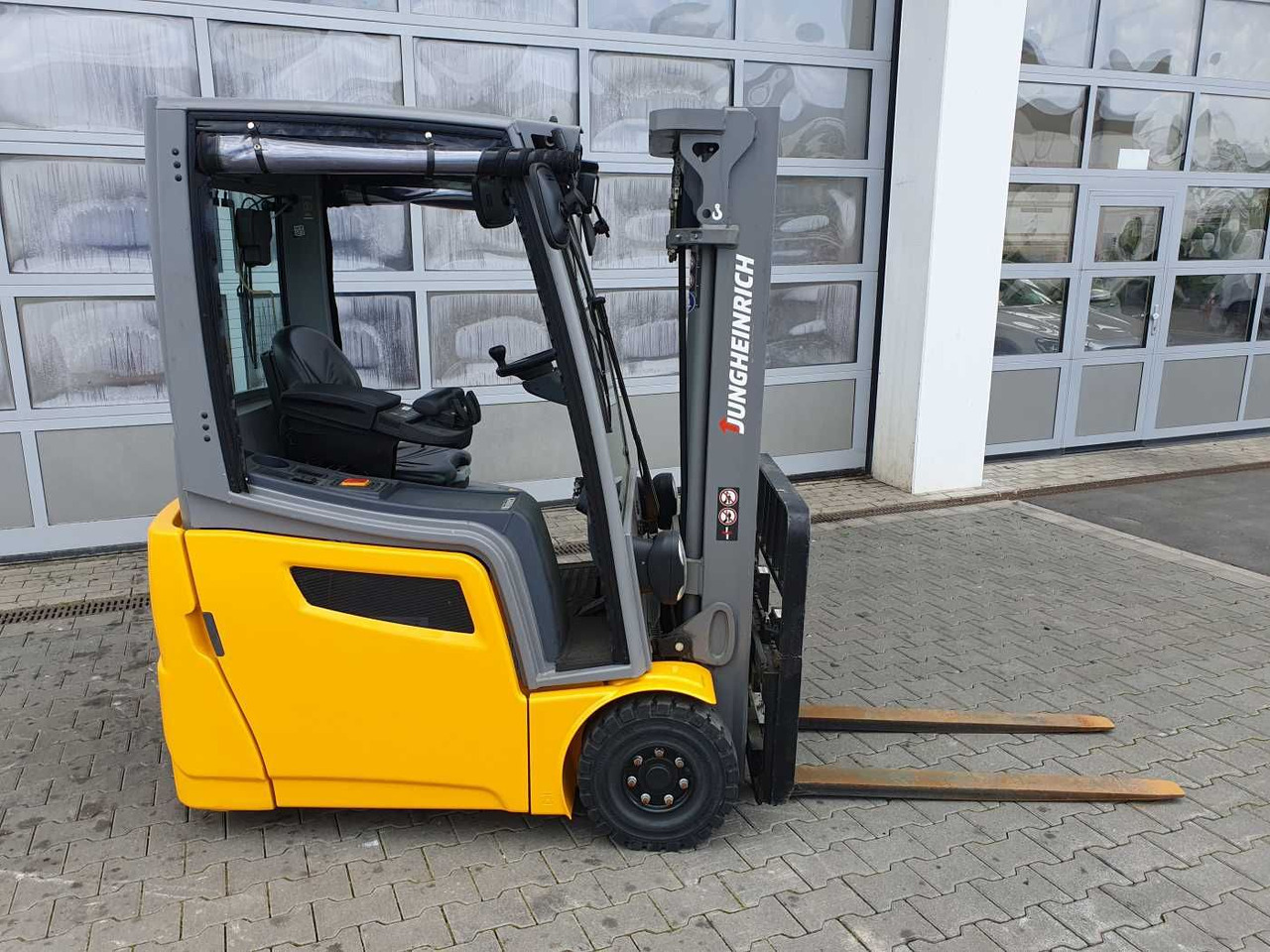 Jungheinrich EFG 215 / Triplex: 4.25m! / SS / nur 1.368h! - Xe nâng điện: hình 3 Jungheinrich EFG 215 / Triplex: 4.25m! / SS / nur 1.368h! - Xe nâng điện: hình 3