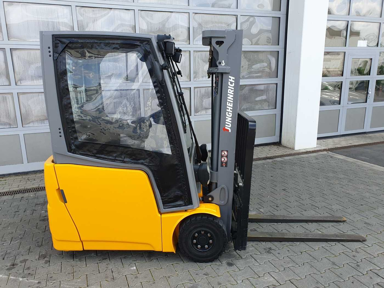 Jungheinrich EFG 215 / Triplex 4.25m / SS / nur 1.680h / 2021 - Xe nâng điện: hình 3 Jungheinrich EFG 215 / Triplex 4.25m / SS / nur 1.680h / 2021 - Xe nâng điện: hình 3