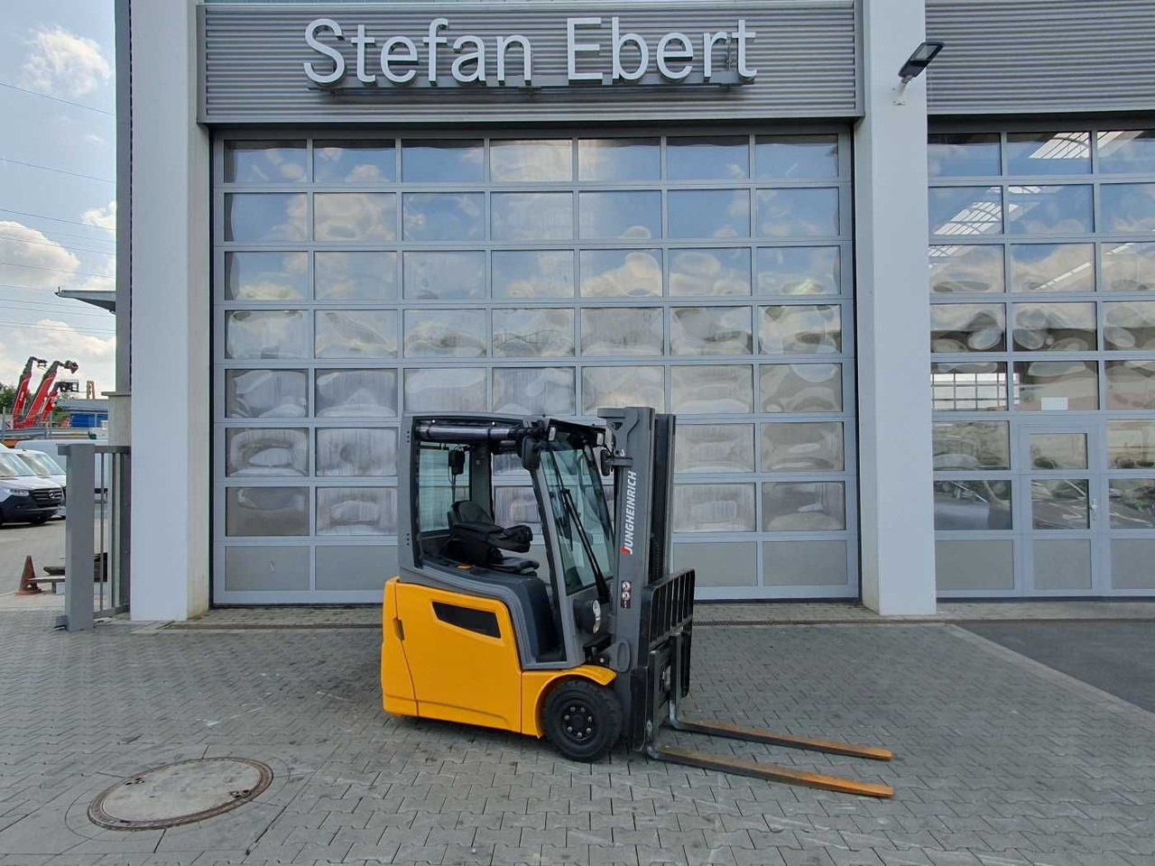 Jungheinrich EFG 215 / Triplex: 4.25m! / SS / nur 2.184h! - Xe nâng điện: hình 1 Jungheinrich EFG 215 / Triplex: 4.25m! / SS / nur 2.184h! - Xe nâng điện: hình 1