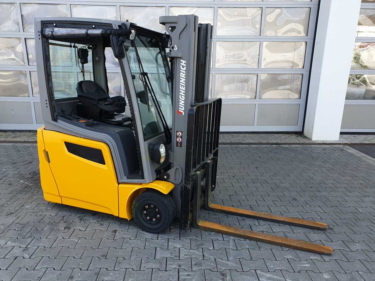 Jungheinrich EFG 215 / Triplex: 4.25m! / SS / nur 3.488h! - Xe nâng điện: hình 2 Jungheinrich EFG 215 / Triplex: 4.25m! / SS / nur 3.488h! - Xe nâng điện: hình 2