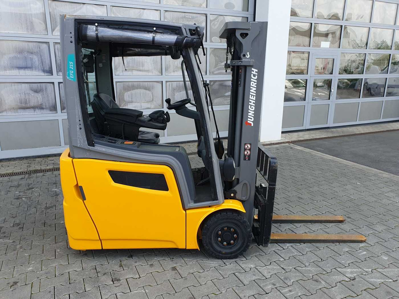 Jungheinrich EFG 215 / Triplex: 4.25m! / nur 3.439h! / 2022 - Xe nâng điện: hình 3 Jungheinrich EFG 215 / Triplex: 4.25m! / nur 3.439h! / 2022 - Xe nâng điện: hình 3