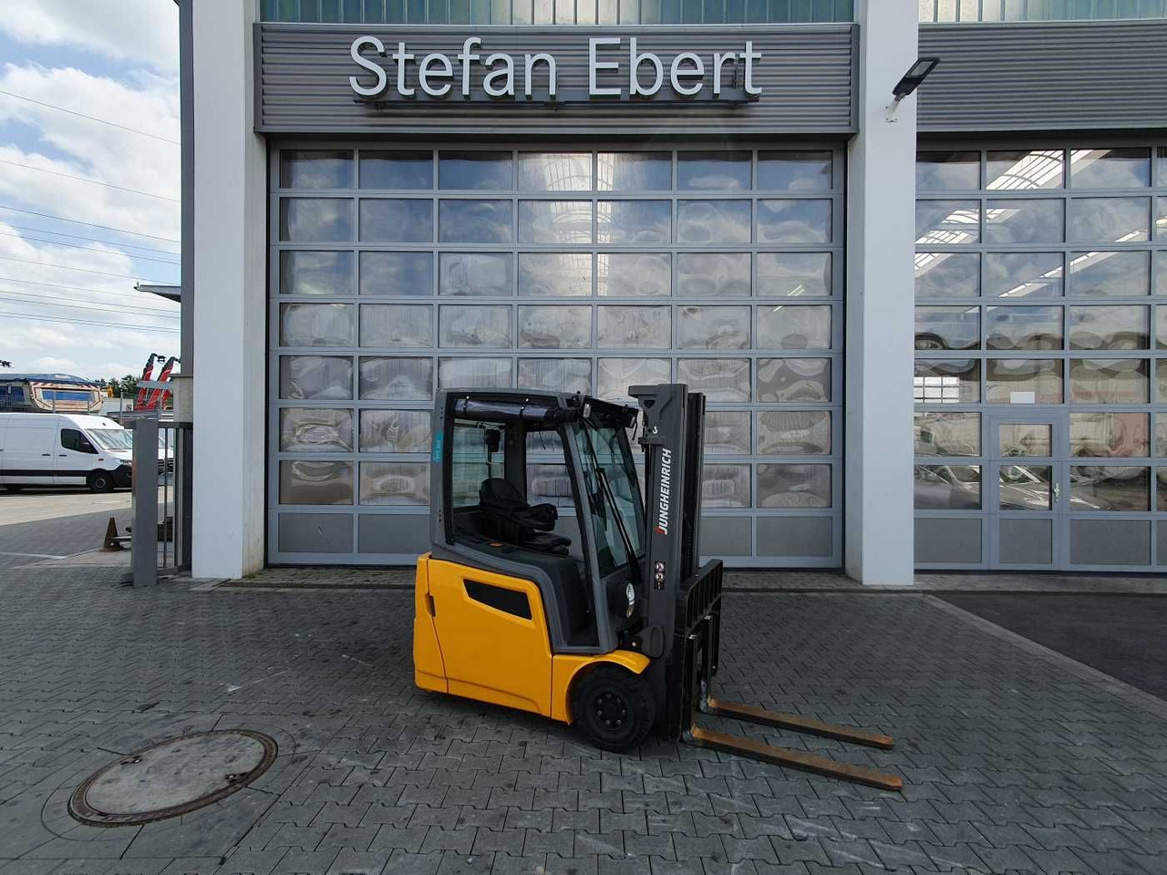 Jungheinrich EFG 215 / Triplex: 4.25m! / nur 3.439h! / 2022 - Xe nâng điện: hình 1 Jungheinrich EFG 215 / Triplex: 4.25m! / nur 3.439h! / 2022 - Xe nâng điện: hình 1