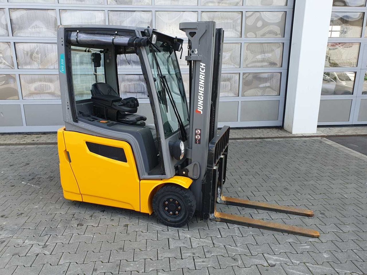 Jungheinrich EFG 215 / Triplex: 4.25m! / nur 3.439h! / 2022 - Xe nâng điện: hình 2 Jungheinrich EFG 215 / Triplex: 4.25m! / nur 3.439h! / 2022 - Xe nâng điện: hình 2