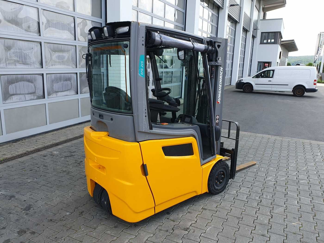 Jungheinrich EFG 215 / Triplex: 4.25m! / nur 3.439h! / 2022 - Xe nâng điện: hình 4 Jungheinrich EFG 215 / Triplex: 4.25m! / nur 3.439h! / 2022 - Xe nâng điện: hình 4