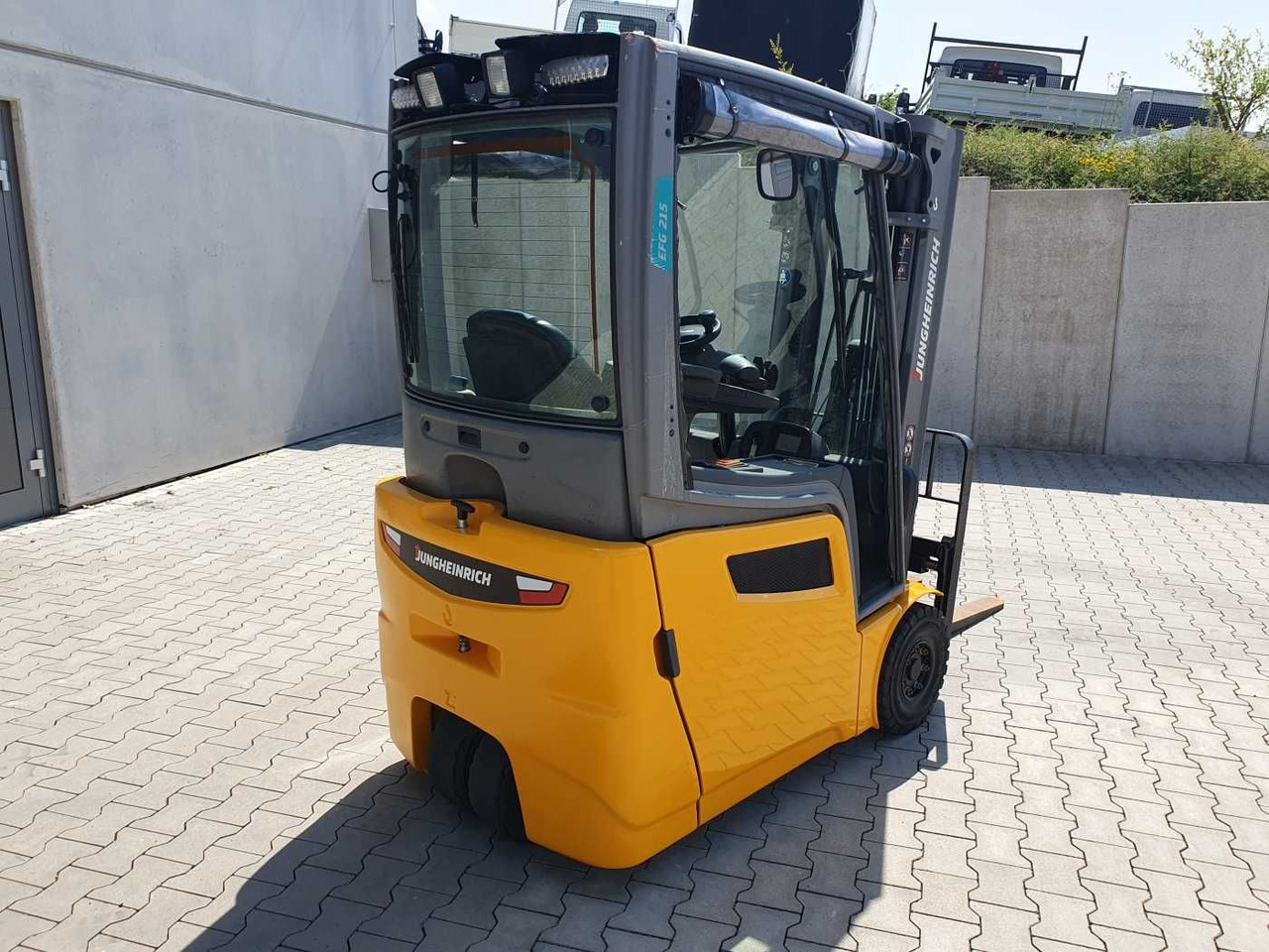 Jungheinrich EFG 215 / Triplex: 4.25m! / nur 3.439h! / 2022 - Xe nâng điện: hình 4 Jungheinrich EFG 215 / Triplex: 4.25m! / nur 3.439h! / 2022 - Xe nâng điện: hình 4