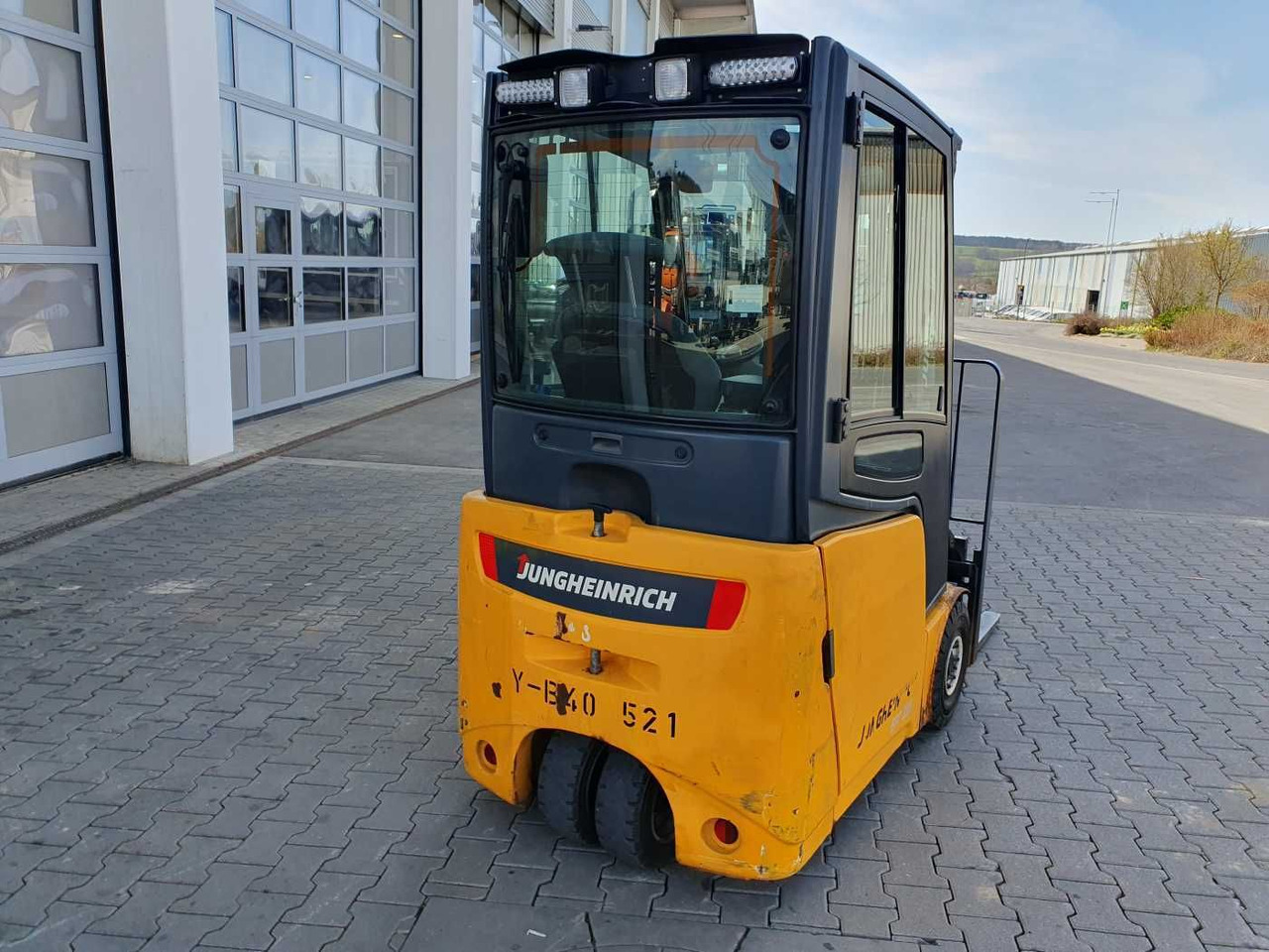Jungheinrich EFG 215 / Triplex: 4.35m! / SS / nur 2.054h! - Xe nâng điện: hình 4 Jungheinrich EFG 215 / Triplex: 4.35m! / SS / nur 2.054h! - Xe nâng điện: hình 4