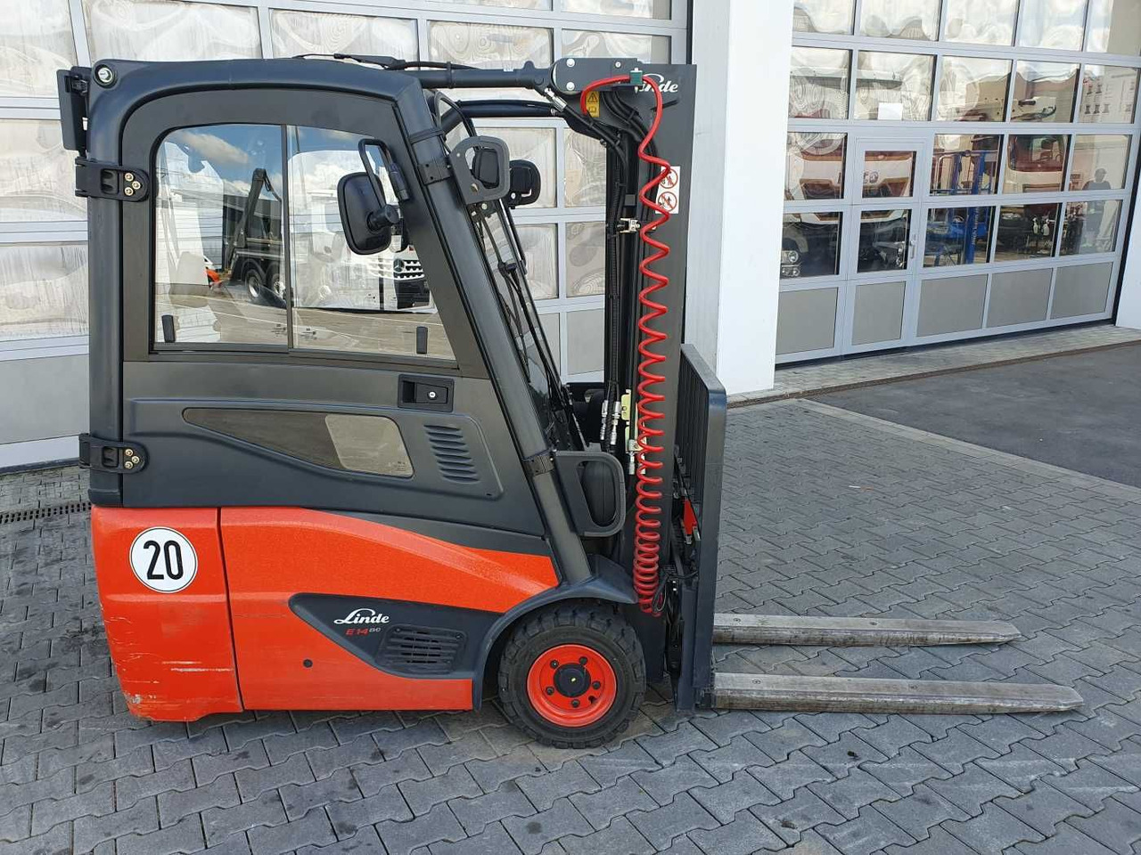 Linde E14 - 02 / Triplex: 4.00m! / SS / 855h! / 2021 - Xe nâng điện: hình 2 Linde E14 - 02 / Triplex: 4.00m! / SS / 855h! / 2021 - Xe nâng điện: hình 2