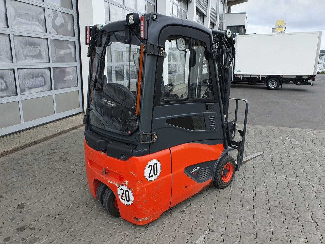 Linde E14 - 02 / Triplex: 4.00m! / SS / nur 2.119h! - Xe nâng điện: hình 4 Linde E14 - 02 / Triplex: 4.00m! / SS / nur 2.119h! - Xe nâng điện: hình 4