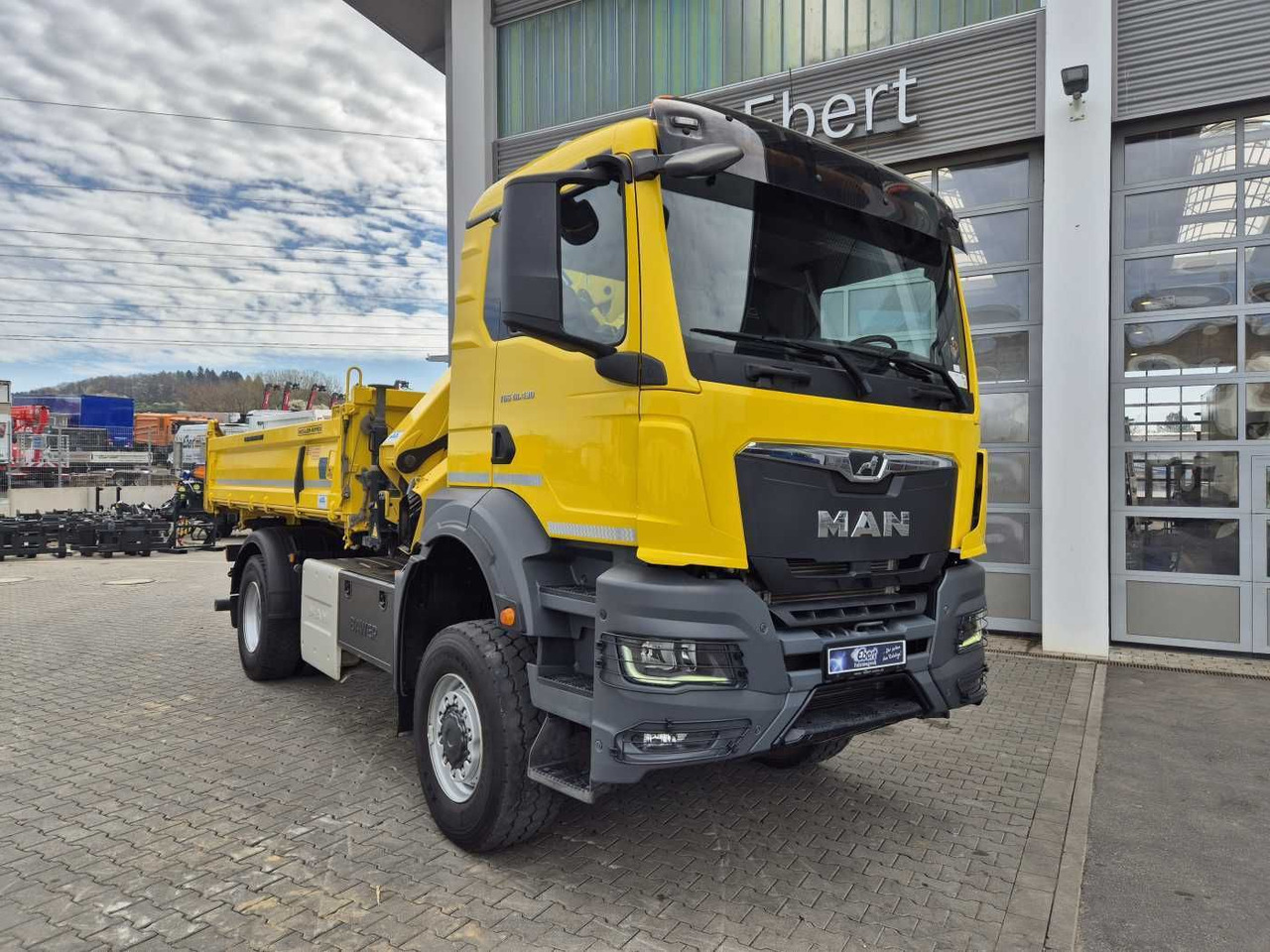 MAN TGS 18.430 4x4 BL Kran HMF 1130K-RCS Funk AHK - Xe ben: hình 3 MAN TGS 18.430 4x4 BL Kran HMF 1130K-RCS Funk AHK - Xe ben: hình 3