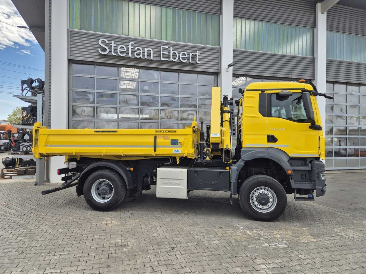 MAN TGS 18.430 4x4 BL Kran HMF 1130K-RCS Funk AHK - Xe ben: hình 5 MAN TGS 18.430 4x4 BL Kran HMF 1130K-RCS Funk AHK - Xe ben: hình 5
