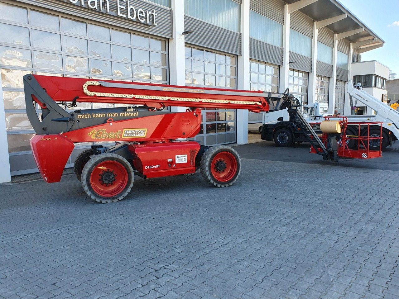 Magni DTB 24 RT 4x4 / 24,8m / 454kg / nur 1.250h - Nền bục trên không gắn trên xe tải: hình 3 Magni DTB 24 RT 4x4 / 24,8m / 454kg / nur 1.250h - Nền bục trên không gắn trên xe tải: hình 3