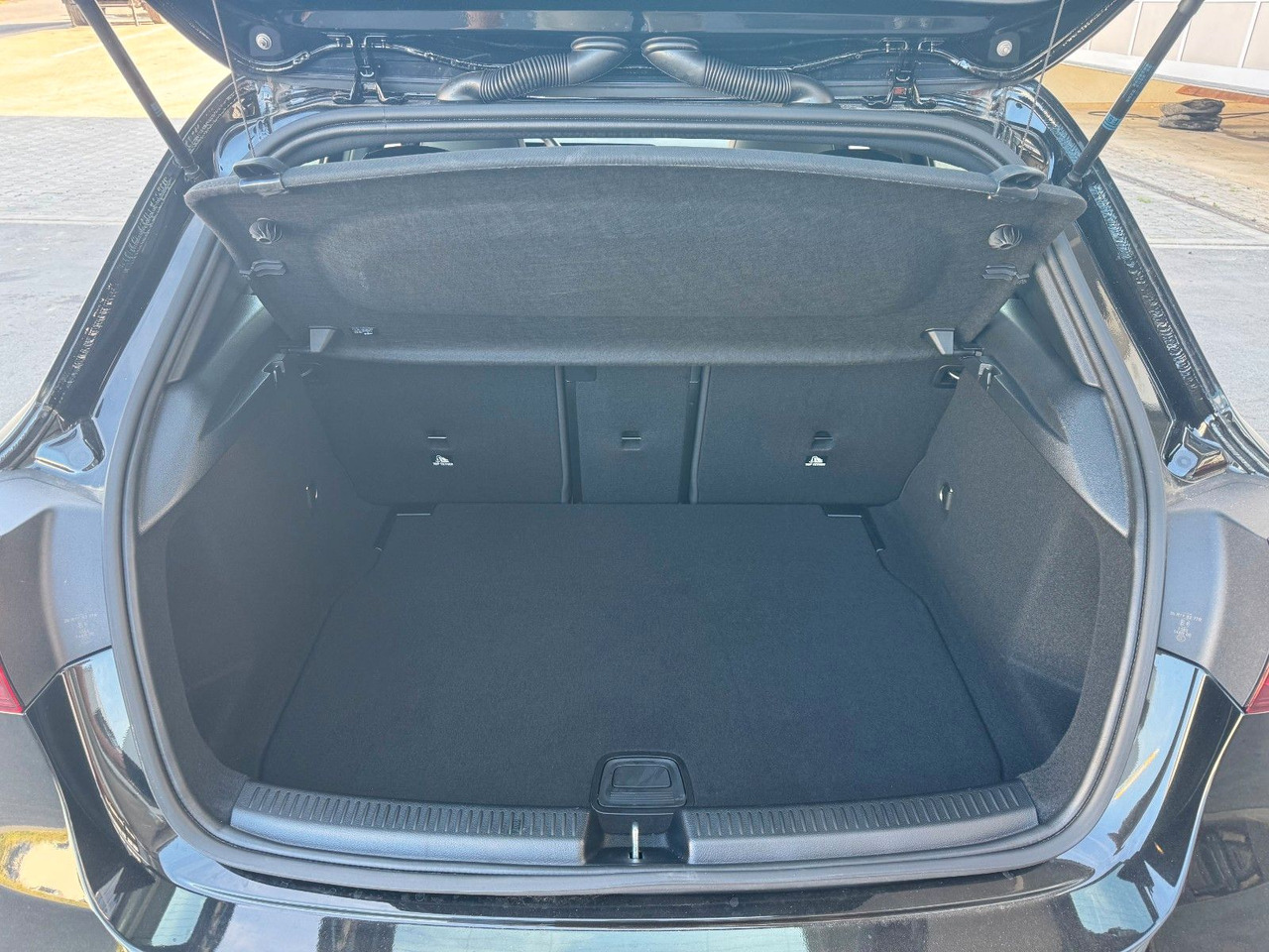 Xe wagon Mercedes-Benz A 180 AMG+Pano+Distr+RFK+Ambiente: hình 8