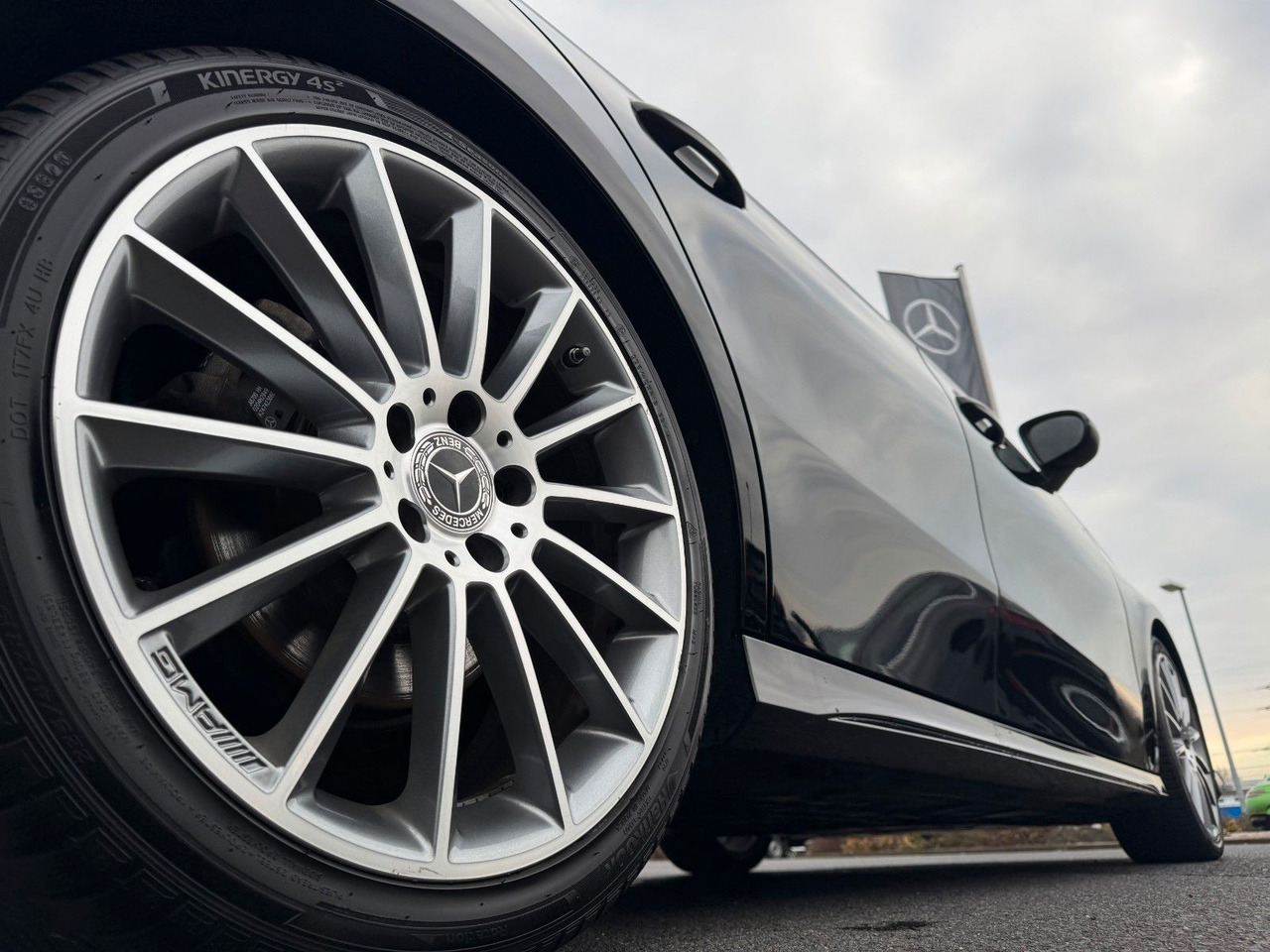 Mercedes-Benz A 200 AMG 19"+Ambiente+R-Kamera+Pano+LED+MBUX - Sedan: hình 5 Mercedes-Benz A 200 AMG 19"+Ambiente+R-Kamera+Pano+LED+MBUX - Sedan: hình 5