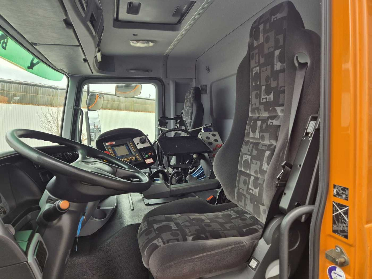 Xe quét đường Mercedes-Benz Actros 2032 A 4x4 Bucher STKF 9500 Airport 30x: hình 10