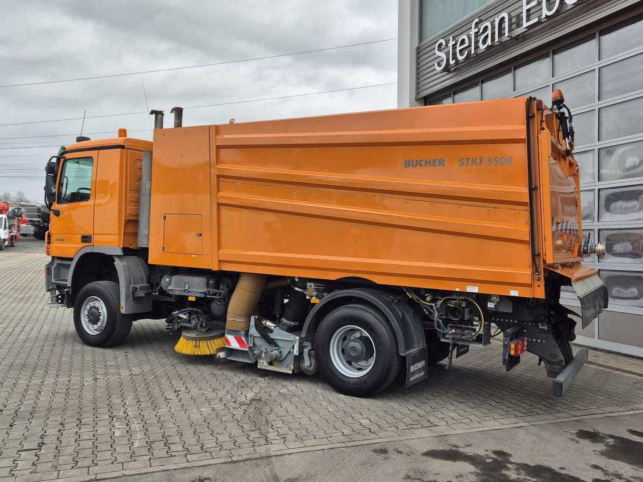 Xe quét đường Mercedes-Benz Actros 2032 A 4x4 Bucher STKF 9500 Airport 30x: hình 14