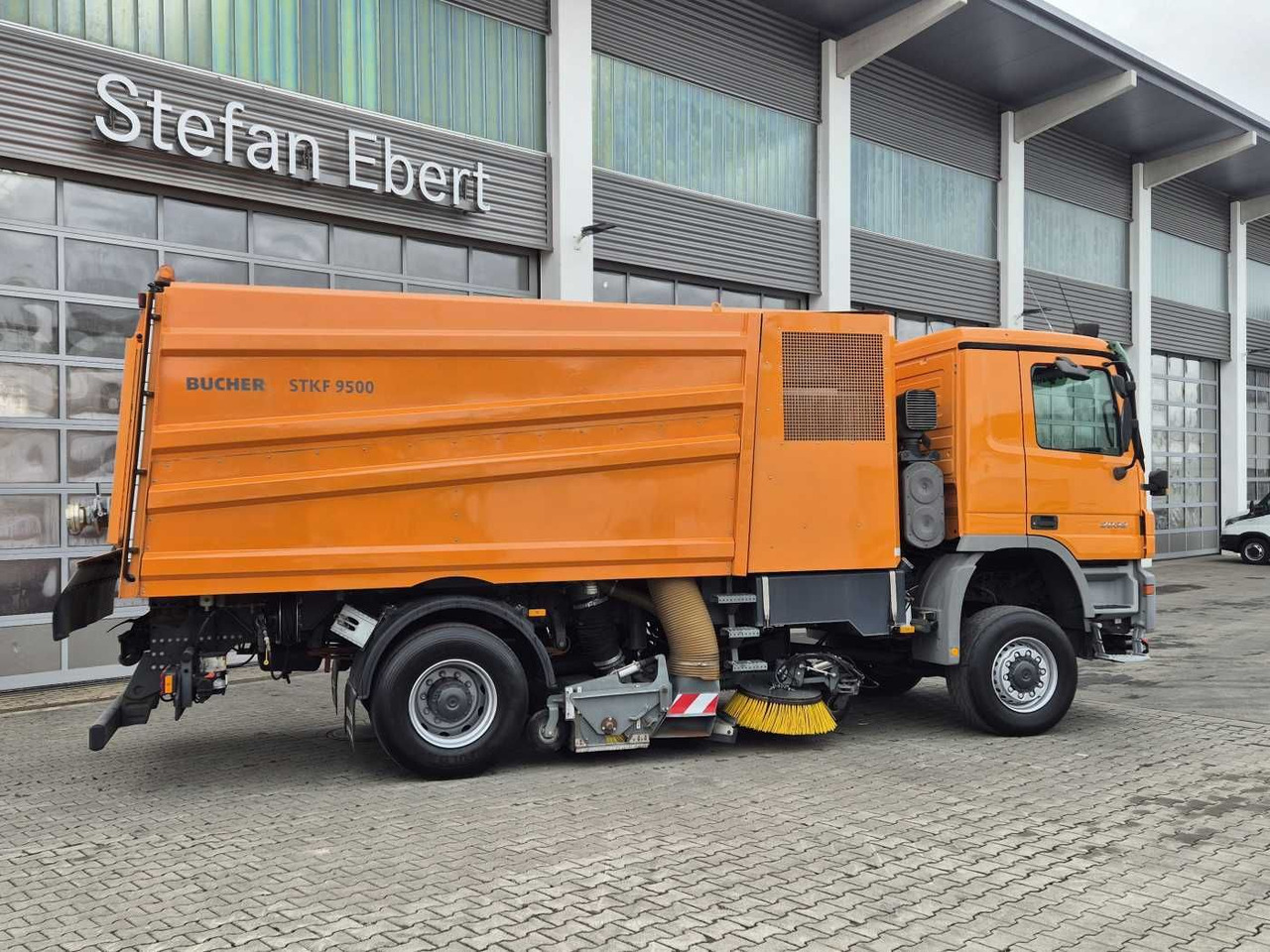 Xe quét đường Mercedes-Benz Actros 2032 A 4x4 Bucher STKF 9500 Airport 30x: hình 6