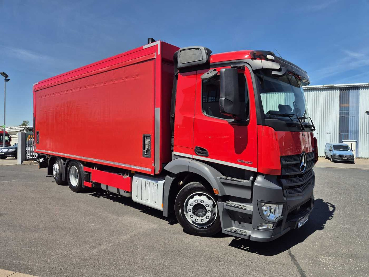 Mercedes-Benz Antos 2540 LnR 6x2 LBW Schiebeplanen AHK - Xe tải đồ uống: hình 3 Mercedes-Benz Antos 2540 LnR 6x2 LBW Schiebeplanen AHK - Xe tải đồ uống: hình 3
