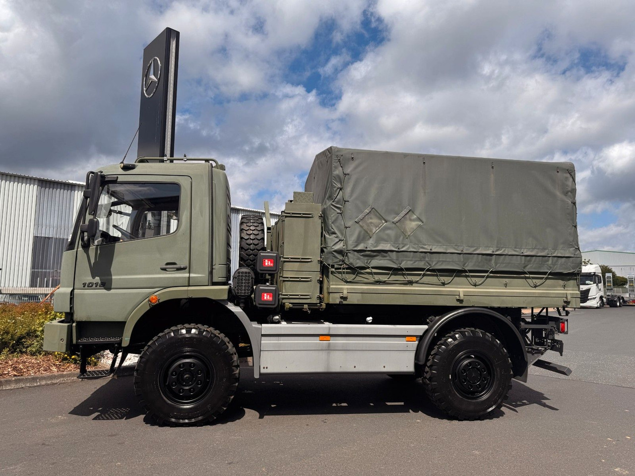 Mercedes-Benz Atego 1018 A 4x4 Singlebereifung 7 Stück vorh. - Xe tải thùng lửng/ Phẳng: hình 4 Mercedes-Benz Atego 1018 A 4x4 Singlebereifung 7 Stück vorh. - Xe tải thùng lửng/ Phẳng: hình 4