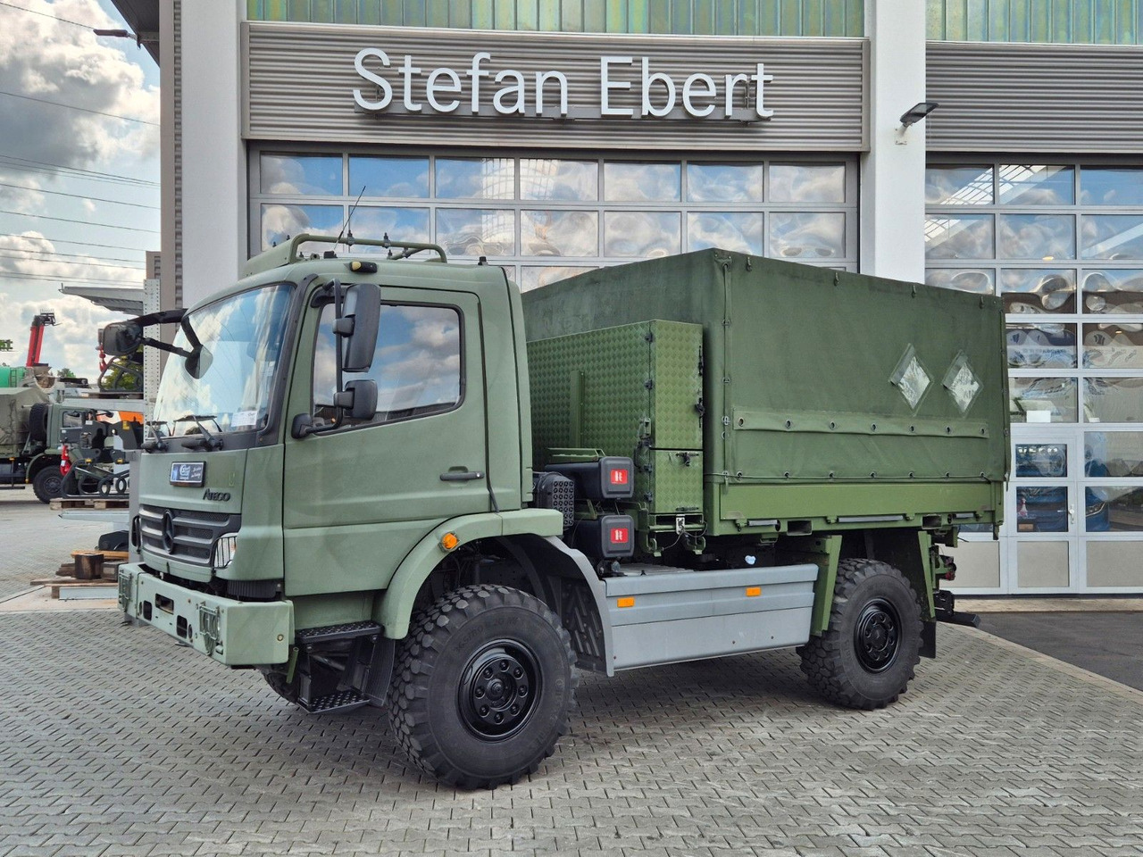 Mercedes-Benz Atego 1018 A 4x4 Singlebereifung 7 Stück vorh. - Xe tải thùng mui bạt: hình 4 Mercedes-Benz Atego 1018 A 4x4 Singlebereifung 7 Stück vorh. - Xe tải thùng mui bạt: hình 4