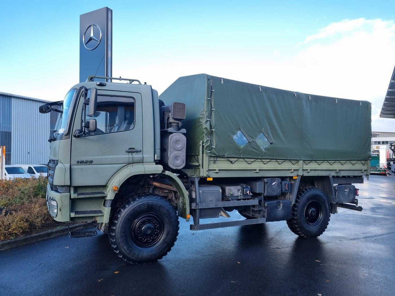 Mercedes-Benz Axor 1829 A 4x4 Pritsche/Plane 10 Stück - Xe tải thùng mui bạt: hình 4 Mercedes-Benz Axor 1829 A 4x4 Pritsche/Plane 10 Stück - Xe tải thùng mui bạt: hình 4