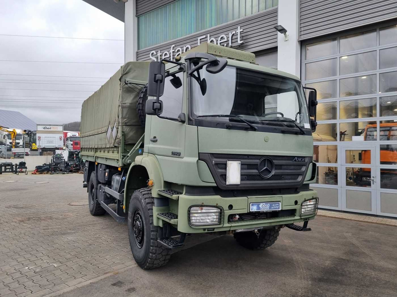 Mercedes-Benz Axor 1829 A 4x4 Pritsche/Plane 10 Stück - Xe tải thùng mui bạt: hình 3 Mercedes-Benz Axor 1829 A 4x4 Pritsche/Plane 10 Stück - Xe tải thùng mui bạt: hình 3