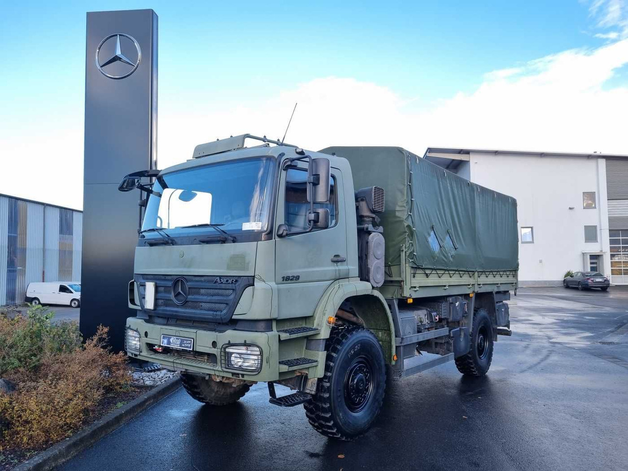 Mercedes-Benz Axor 1829 A 4x4 Pritsche/Plane 10 Stück - Xe tải thùng mui bạt: hình 2 Mercedes-Benz Axor 1829 A 4x4 Pritsche/Plane 10 Stück - Xe tải thùng mui bạt: hình 2