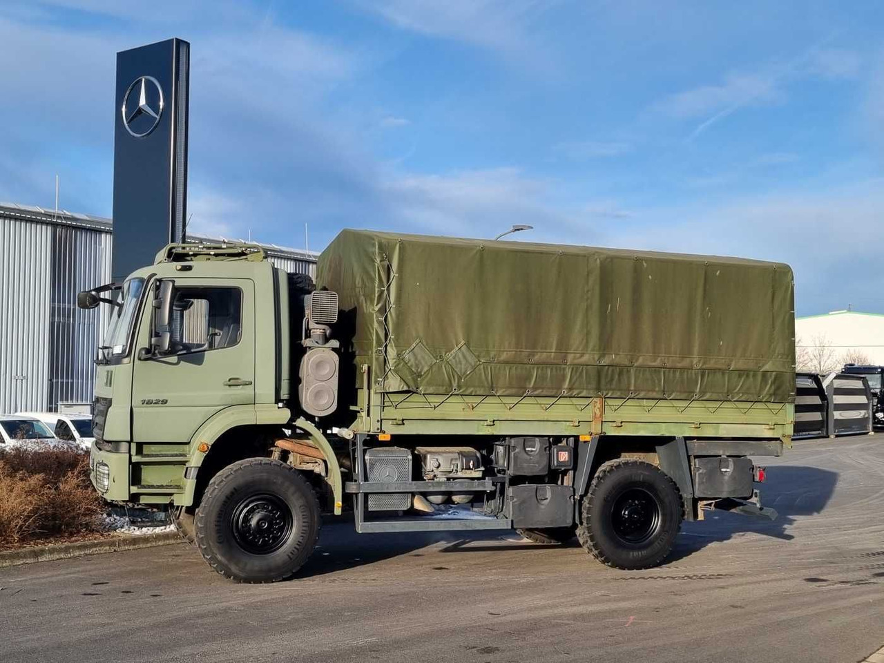 Mercedes-Benz Axor 1829 A 4x4 Pritsche/Plane 10 Stück - Xe tải thùng lửng/ Phẳng: hình 5 Mercedes-Benz Axor 1829 A 4x4 Pritsche/Plane 10 Stück - Xe tải thùng lửng/ Phẳng: hình 5