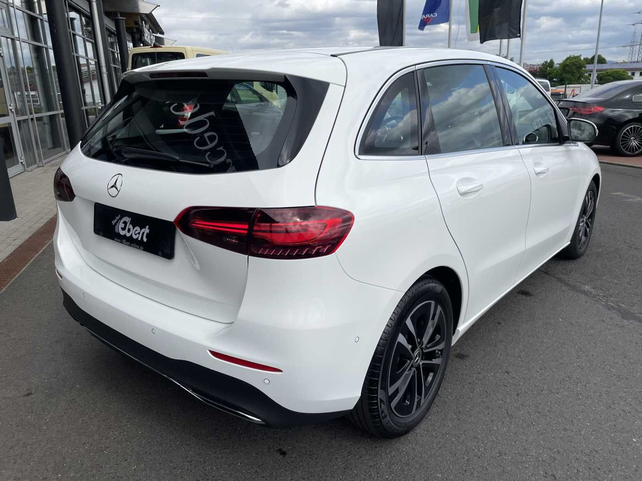 Mercedes-Benz B 180 7G Progressive R-Kamera+LED+ Winterpaket+C - Xe hơi: hình 4 Mercedes-Benz B 180 7G Progressive R-Kamera+LED+ Winterpaket+C - Xe hơi: hình 4