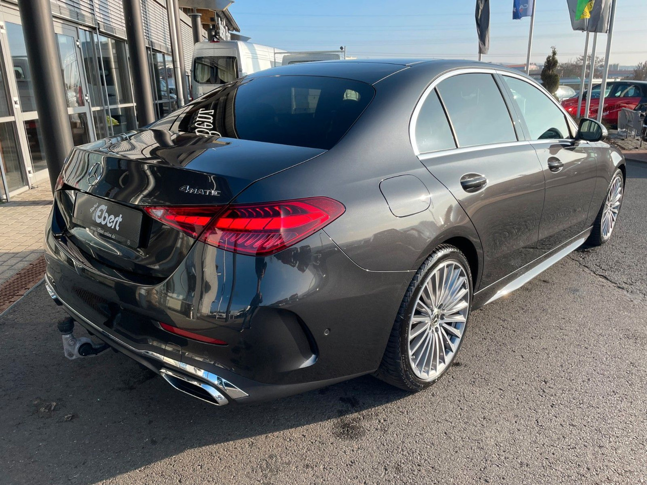 Mercedes-Benz C 200 4M AMG Pano+AHK+360°+Digital+Ambiente - Sedan: hình 4 Mercedes-Benz C 200 4M AMG Pano+AHK+360°+Digital+Ambiente - Sedan: hình 4