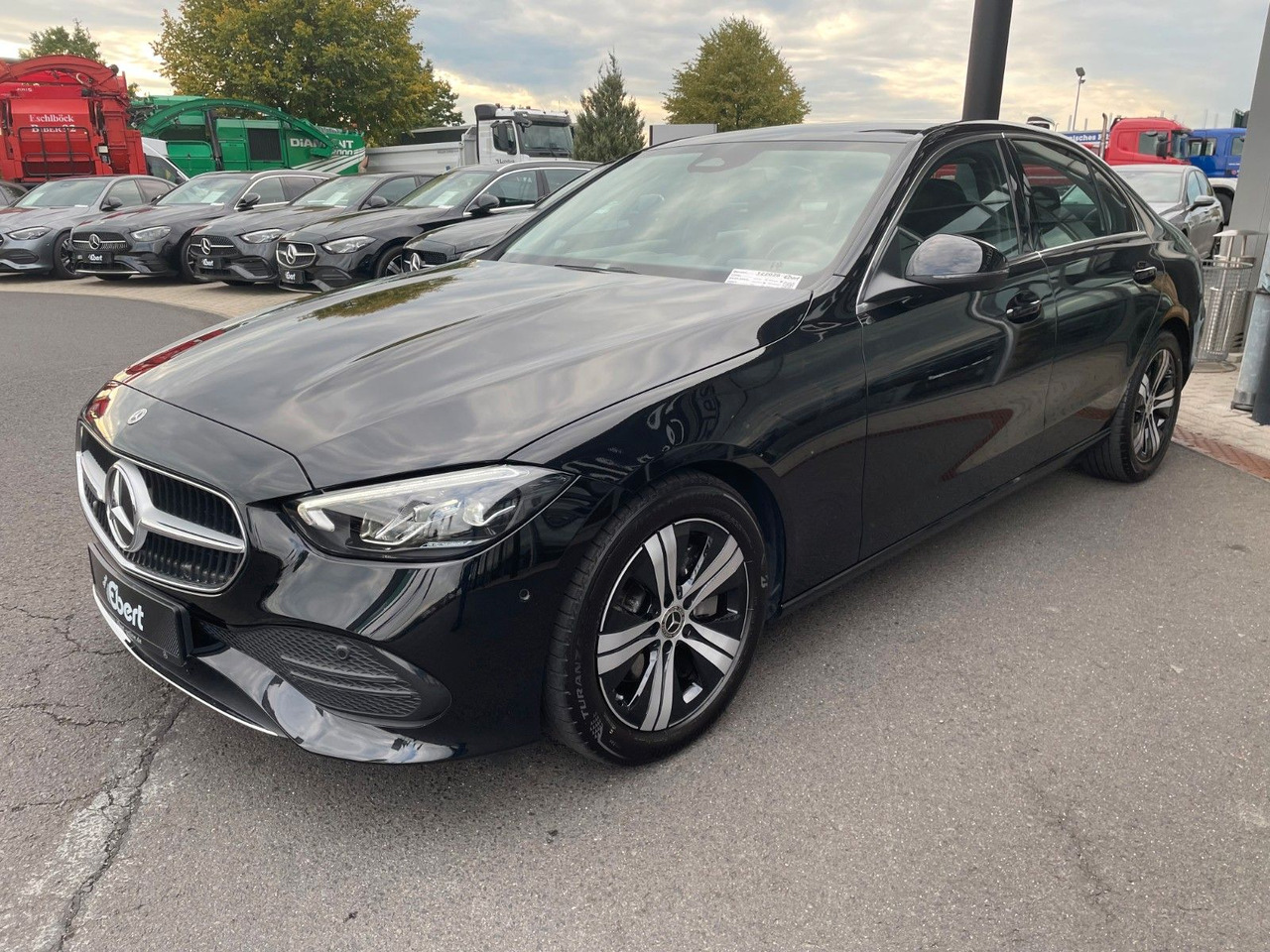 Mercedes-Benz C 200 d AVANTGARDE LED+AHK+R-Kamera+MBUX+ - Sedan: hình 2 Mercedes-Benz C 200 d AVANTGARDE LED+AHK+R-Kamera+MBUX+ - Sedan: hình 2