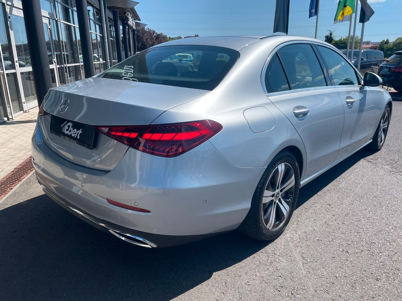 Mercedes-Benz C 220 d AVANTGARDE R-Kamera+Carplay+TotW+Ambient - Sedan: hình 5 Mercedes-Benz C 220 d AVANTGARDE R-Kamera+Carplay+TotW+Ambient - Sedan: hình 5