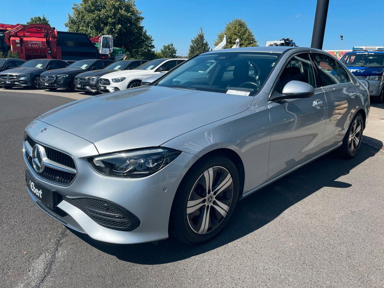 Mercedes-Benz C 220 d AVANTGARDE R-Kamera+Carplay+TotW+Ambient - Sedan: hình 2 Mercedes-Benz C 220 d AVANTGARDE R-Kamera+Carplay+TotW+Ambient - Sedan: hình 2