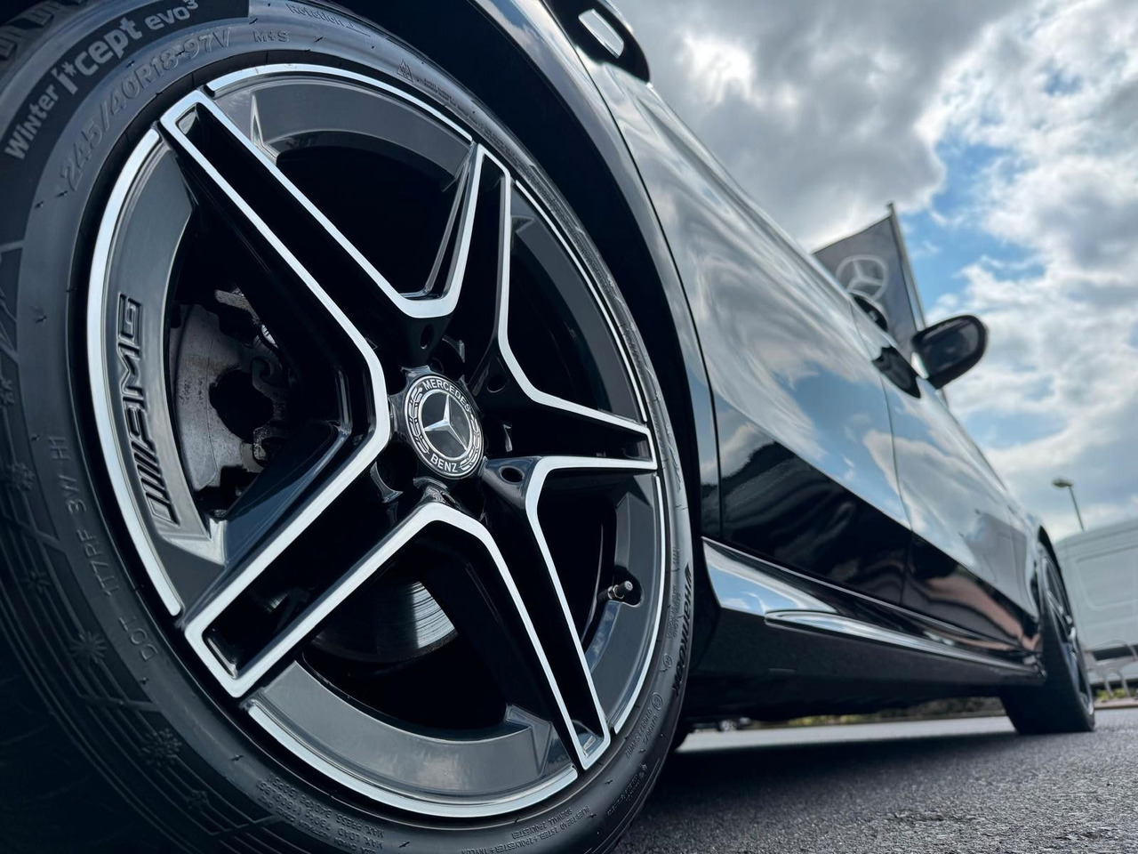 Mercedes-Benz C 220d NightEdition+AMG+Distr+SportfahrW+RFK - Xe wagon: hình 5 Mercedes-Benz C 220d NightEdition+AMG+Distr+SportfahrW+RFK - Xe wagon: hình 5