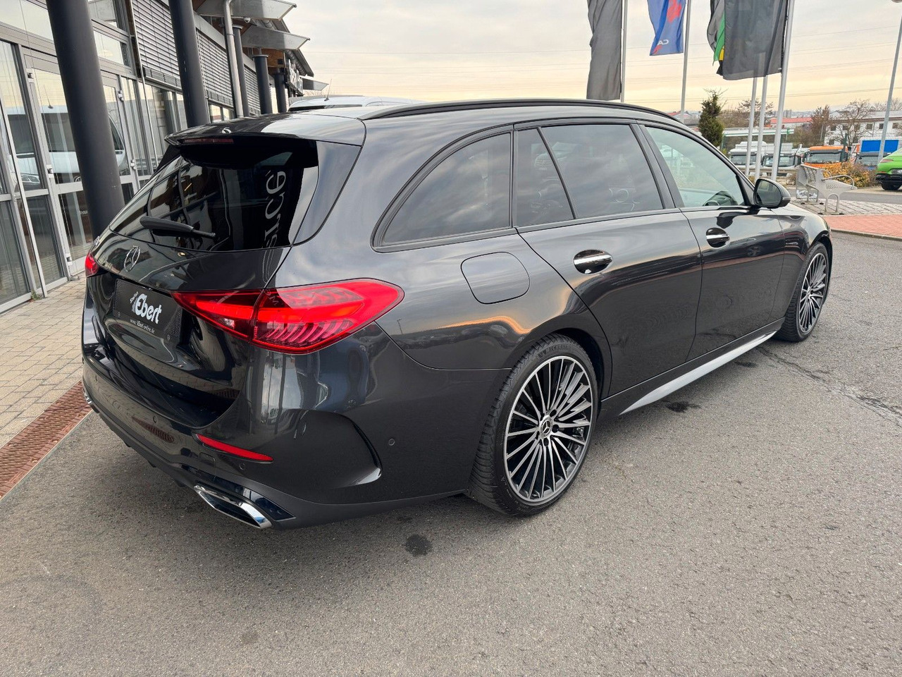 Mercedes-Benz C 220d T AMG Digital+AHK+Pano+Memory+360°+SKLIMA - Xe wagon: hình 4 Mercedes-Benz C 220d T AMG Digital+AHK+Pano+Memory+360°+SKLIMA - Xe wagon: hình 4