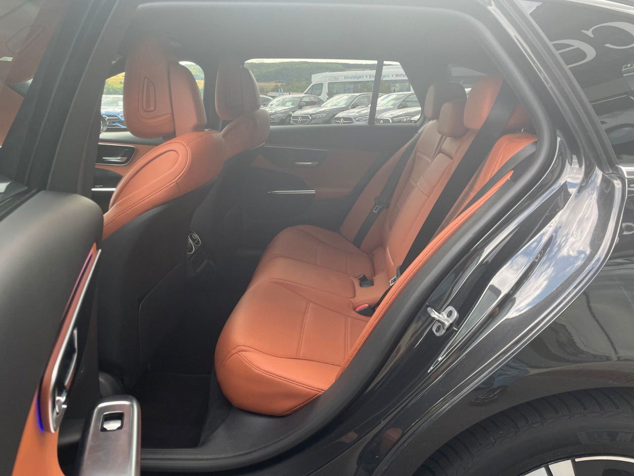 Mercedes-Benz C 300 e T AVANTGARDE R-Kamera+TOTW+Carplay - Xe wagon: hình 2 Mercedes-Benz C 300 e T AVANTGARDE R-Kamera+TOTW+Carplay - Xe wagon: hình 2