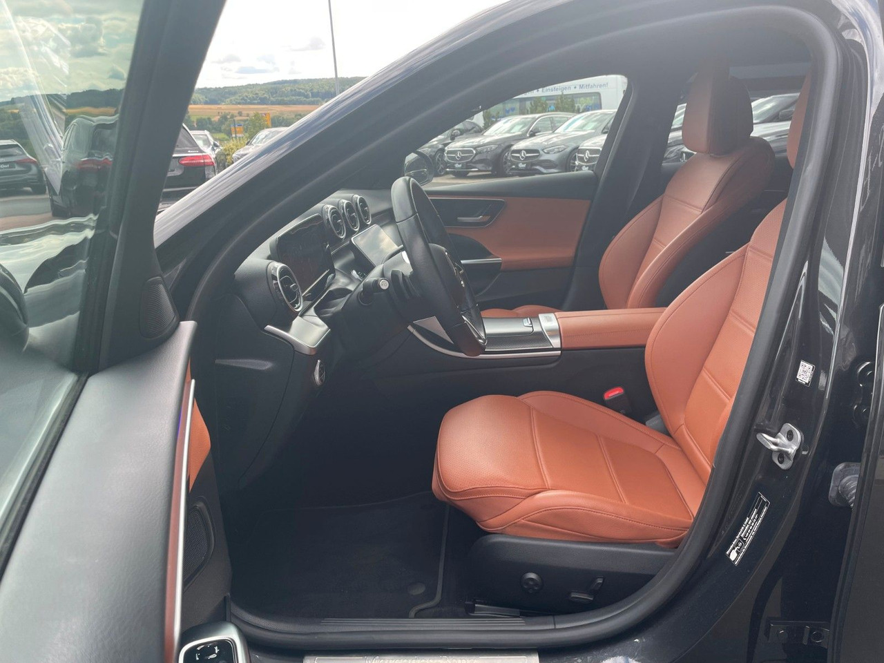 Mercedes-Benz C 300 e T AVANTGARDE R-Kamera+TOTW+Carplay - Xe wagon: hình 1 Mercedes-Benz C 300 e T AVANTGARDE R-Kamera+TOTW+Carplay - Xe wagon: hình 1