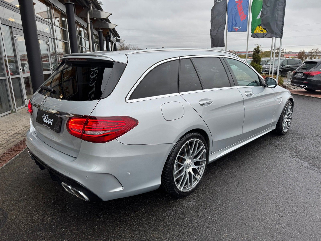 Mercedes-Benz C 63 AMG T Pano+Burmester+Distr+Memory+RFK - Xe wagon: hình 5 Mercedes-Benz C 63 AMG T Pano+Burmester+Distr+Memory+RFK - Xe wagon: hình 5