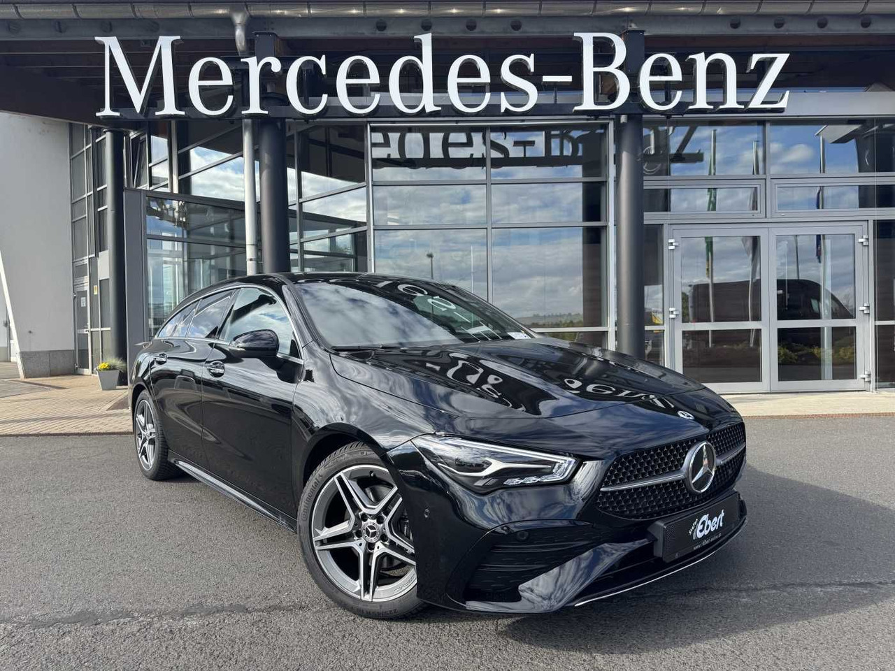 Mercedes-Benz CLA 180 Shooting Brake+AMG+Distr+AHK+RFK+ - Xe wagon: hình 1 Mercedes-Benz CLA 180 Shooting Brake+AMG+Distr+AHK+RFK+ - Xe wagon: hình 1